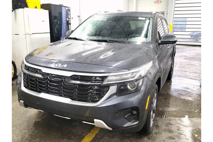 $20998 : Kia Seltos 2024 S 4dr SUV image 3