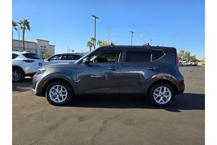 $18793 : Kia Soul 2024 LX 4dr Crossov image 3