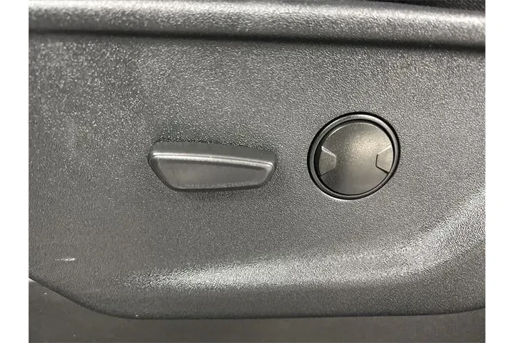 $35100 : Ford F-150 2024 4x4 XLT 4dr image 4