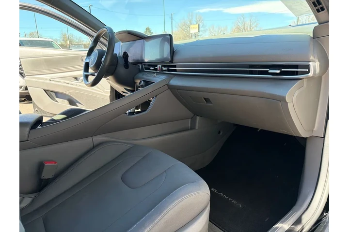 $15995 : 2023 Elantra SEL image 9