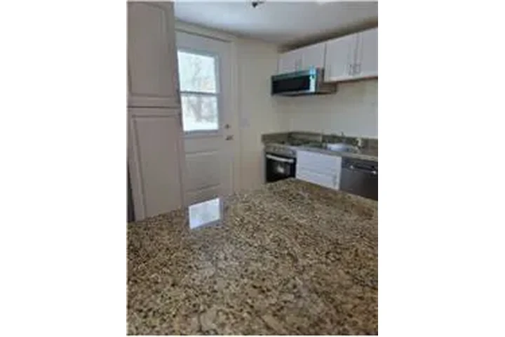 $2800 : Rental property with 2 bedro image 4