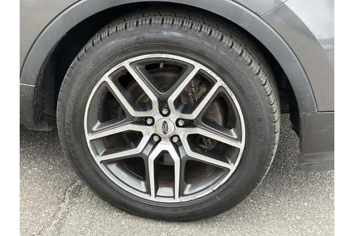 $15300 : Ford Explorer 2017 AWD Sport image 10