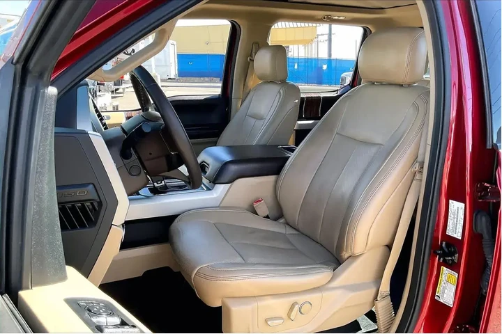 $31575 : Ford F-150 2018 4x4 Lariat 4 image 7