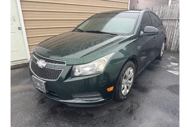 2014 Cruze LS Auto image 1