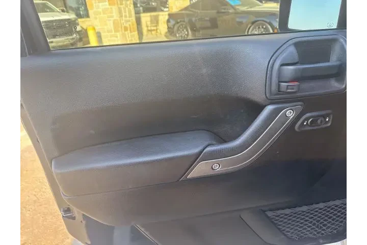 $15673 : Jeep Wrangler JK Unlimited 2 image 9