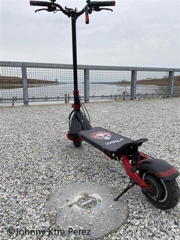 Varla Scooter image 1