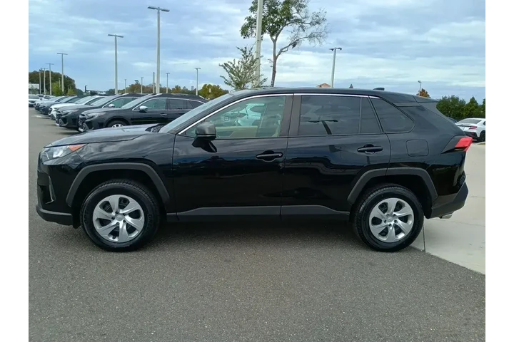 $20292 : Toyota RAV4 2022 LE 4dr SUV image 8