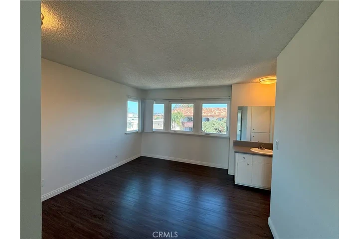 $1100 : La vibrante comunidad de Azusa image 5