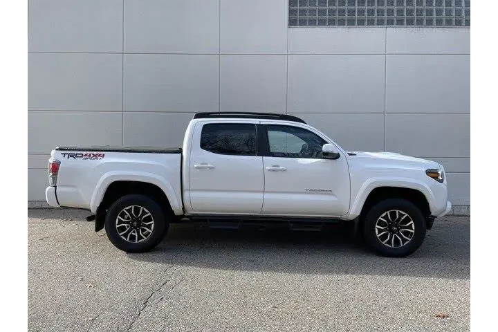 $36075 : Toyota Tacoma 2021 4x4 TRD S image 5