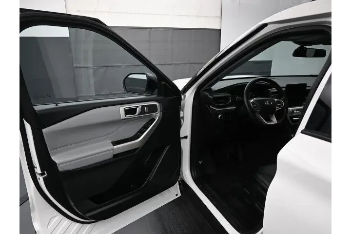 $34200 : Ford Explorer 2023 AWD XLT 4 image 9