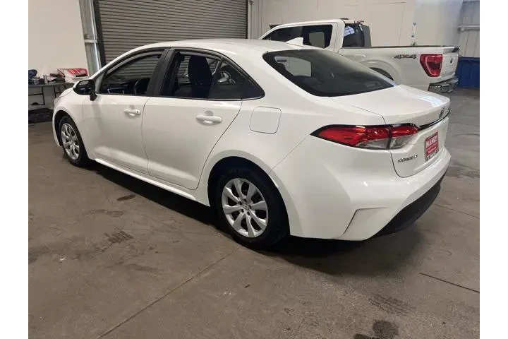 $18398 : Toyota Corolla 2023 LE 4dr S image 5
