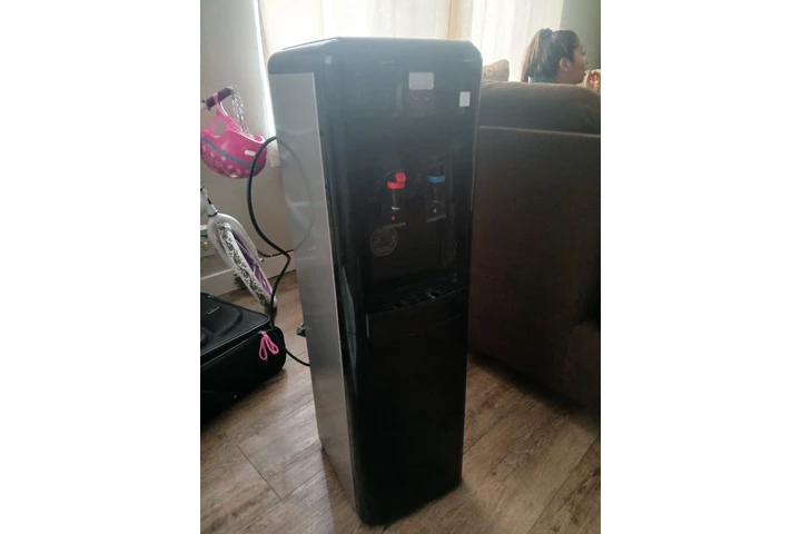$180 : Nuevo dispensador de agua image 1