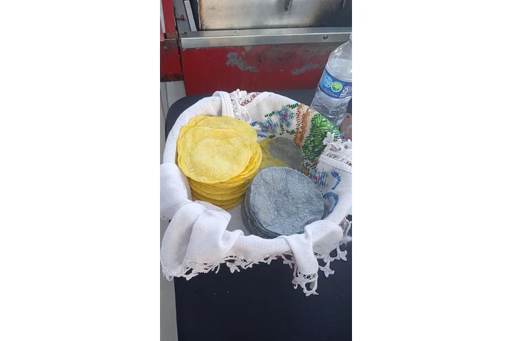 Ago  taquizas  o pupusas para image 8