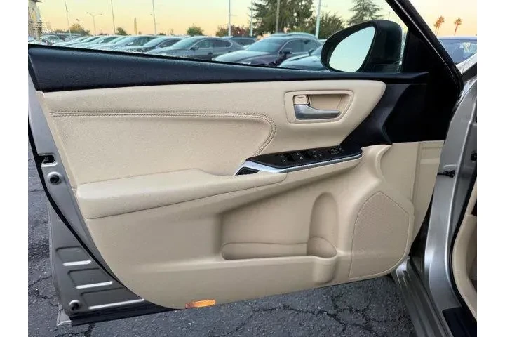 $19742 : Toyota Camry 2016 SE 4dr Sed image 9