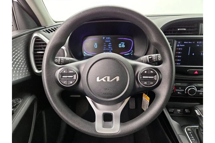 $17998 : Kia Soul 2023 LX 4dr Crossov image 10