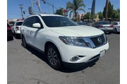 $9998 : 2016 Pathfinder SV thumbnail