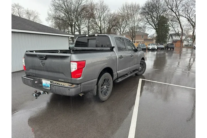 $13818 : Nissan Titan 2019 4x2 S 4dr image 8