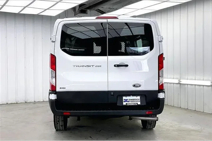 $32990 : Ford Transit 2024 250 3dr SW image 4