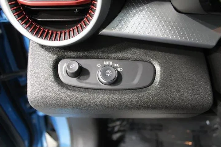 $22987 : Chevrolet Trax 2025 RS 4dr C image 8