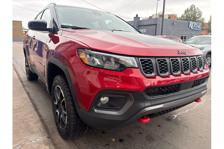 $24995 : 2025 Compass Trailhawk 4x4 image 2