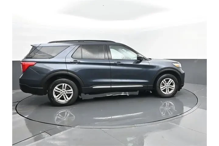 $28987 : Ford Explorer 2023 AWD XLT 4 image 4