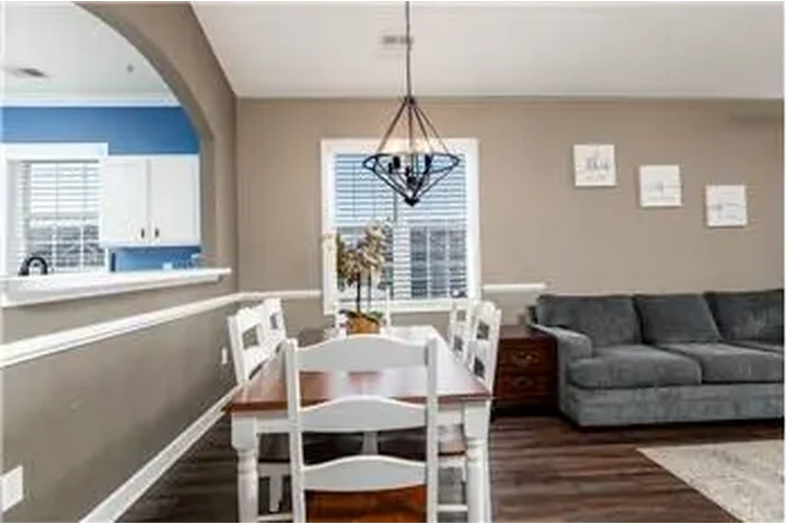 $1800 : Rental property with 2 bedro image 6