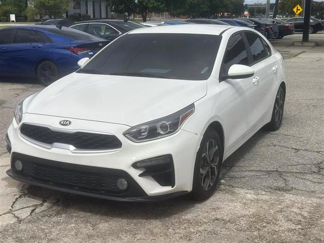 $16990 : 2020 KIA FORTE image 3