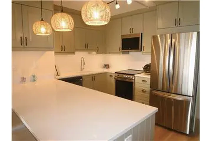 $3200 : Rental property with 1 bedro image 1