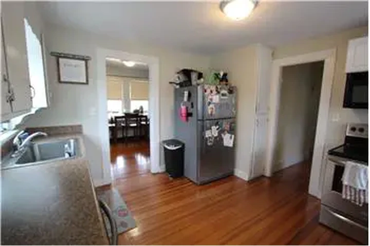 $2700 : Rental property with 3 bedro image 7