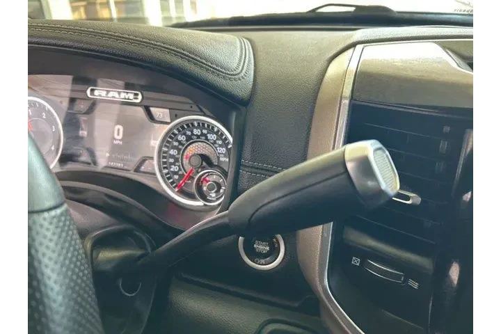 $38293 : Ram 2500 2020 4x4 Laramie 4d image 8