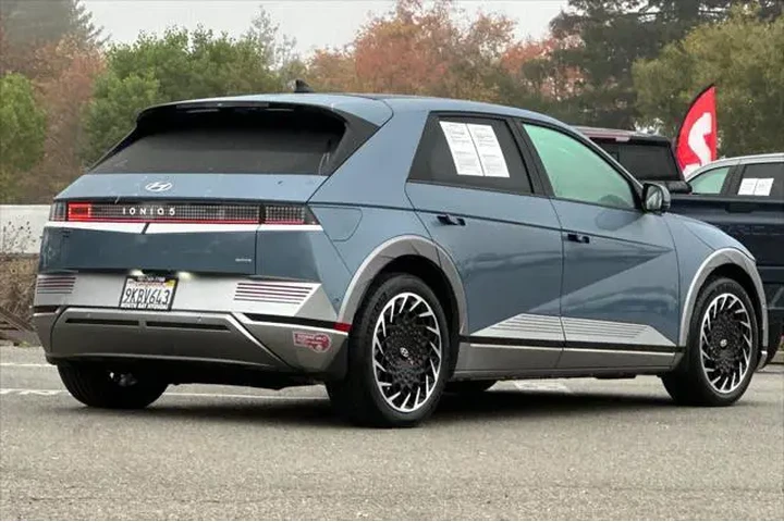 $32490 : Hyundai IONIQ 5 2024 AWD Lim image 4