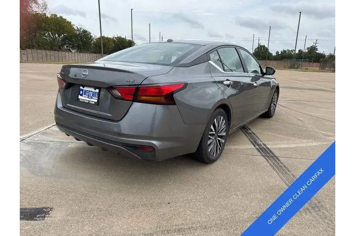 $19987 : Nissan Altima 2024 2.5 SV 4d image 3