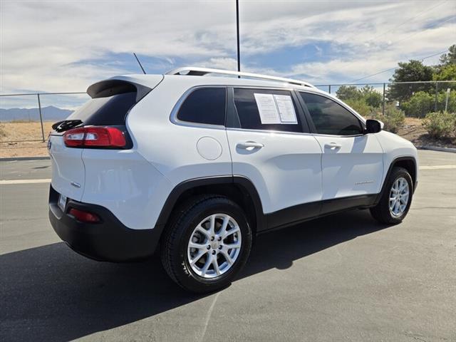 $14510 : Pre-Owned 2017 CHEROKEE LATIT image 7