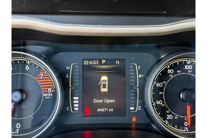 $12500 : Jeep Cherokee 2016 4x4 Latit image 6