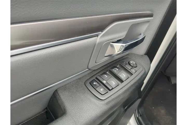 $30880 : Ram 1500 Classic 2022 4x4 SL image 10