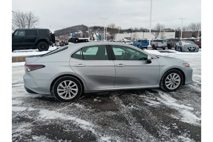 $20800 : Toyota Camry 2022 LE 4dr Sed image 5