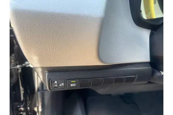 $20190 : Toyota Corolla 2025 LE 4dr S image 10