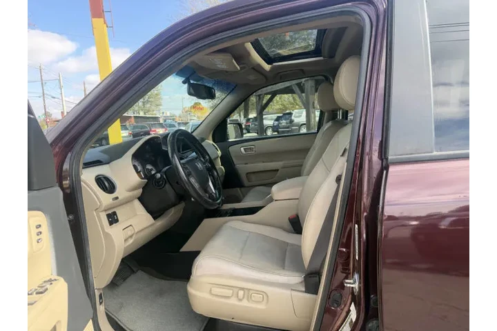 2014 Pilot Touring image 8