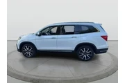 $30495 : Honda Pilot 2022 AWD Touring thumbnail
