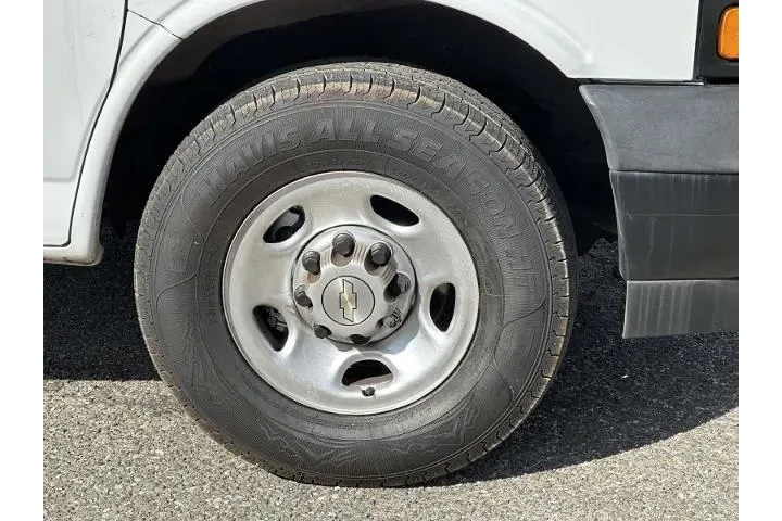 $23895 : Chevrolet Express 2023 2500 image 10