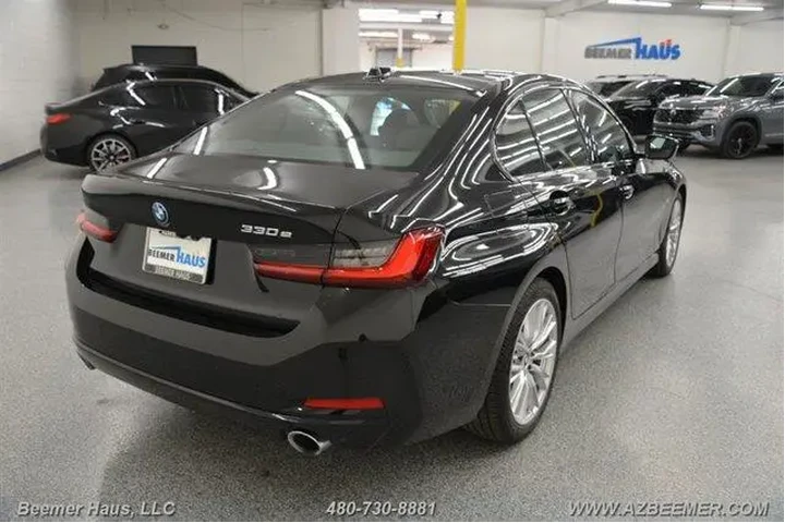 $29998 : BMW 3 Series 2023 330e 4dr S image 9