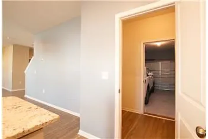 $2600 : Rental property with 4 bedro image 10