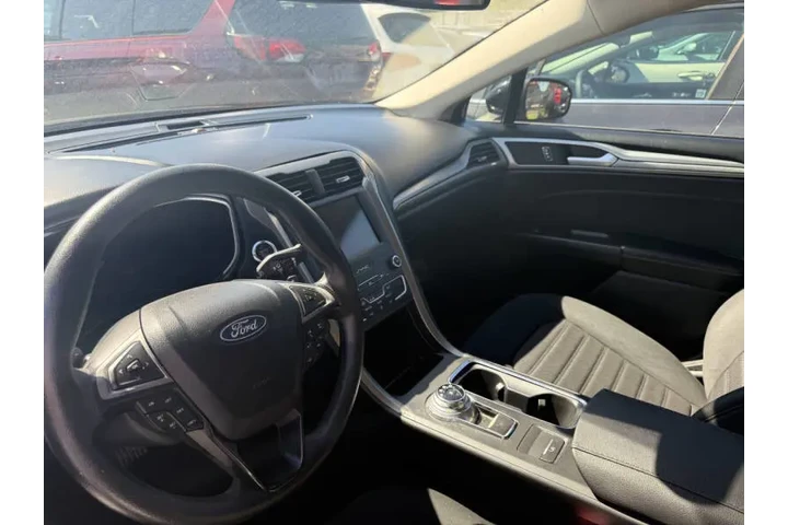 $7450 : 2019 Fusion SE image 9
