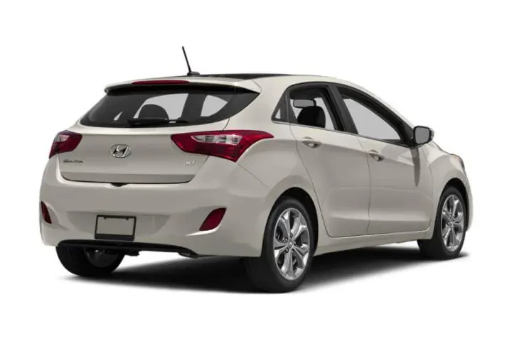 $8166 : Hyundai ELANTRA GT 2015 4dr image 3