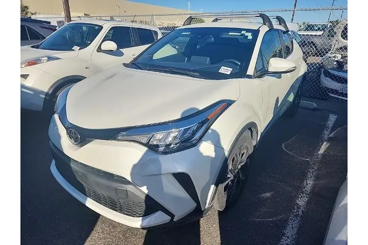 $18491 : Toyota C-HR 2020 XLE 4dr Cro image 3