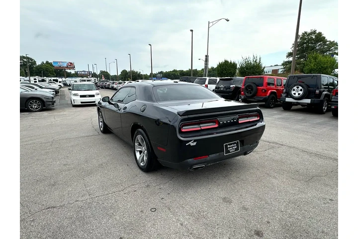 $9980 : 2015 Challenger 2dr Cpe SXT image 4