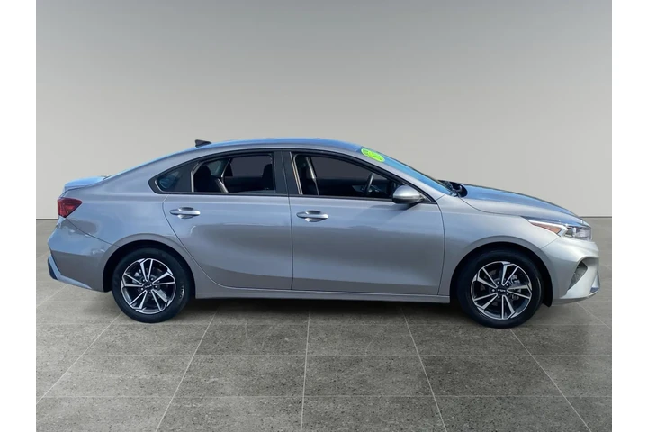 $22857 : Kia Forte 2023 image 6