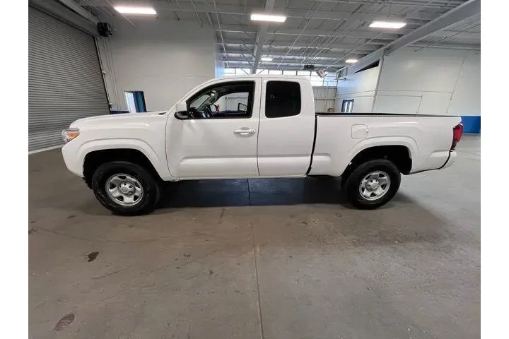 $23990 : Toyota Tacoma 2020 image 6