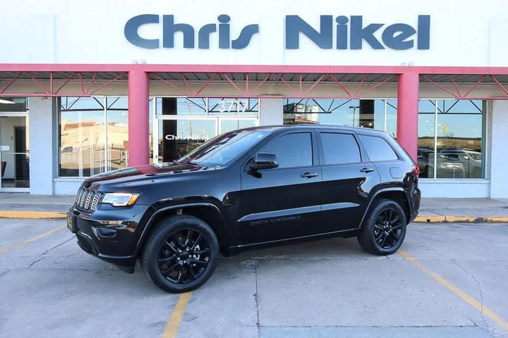 $27988 : 2022 Grand Cherokee WK Laredo image 1