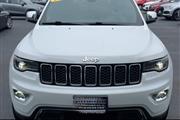 Used 2018 Grand Cherokee Limi thumbnail